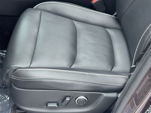 Used 2023 Genesis GV70 2.5T w/ Advanced Package image 39