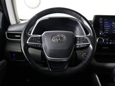 Used 2022 Toyota Highlander XLE image 39