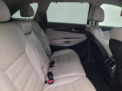 Used 2017 Kia Sorento EX FWD image 19