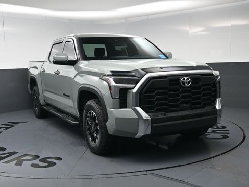 Used 2026 Toyota Tundra SR5 w/ TRD Off-Road Package AWD/4WD image 3