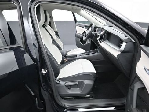 New 2026 Volkswagen Tiguan SE AWD/4WD image 14