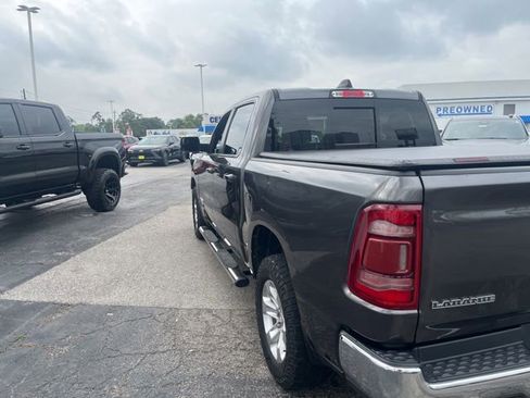 Used 2023 RAM 1500 Laramie AWD/4WD image 3
