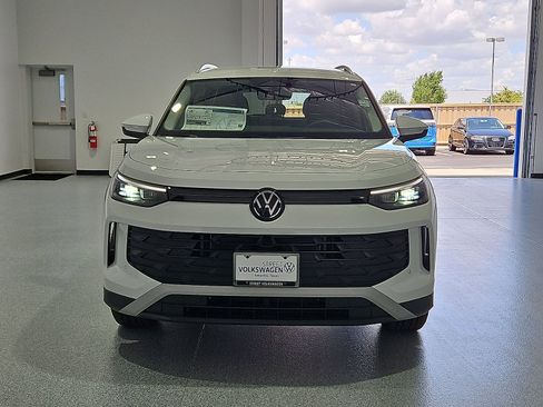 New 2026 Volkswagen Tiguan SE FWD image 4