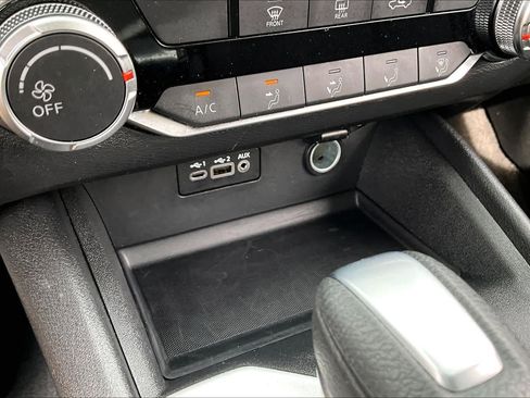 Used 2025 Nissan Altima 2.5 SV FWD image 31