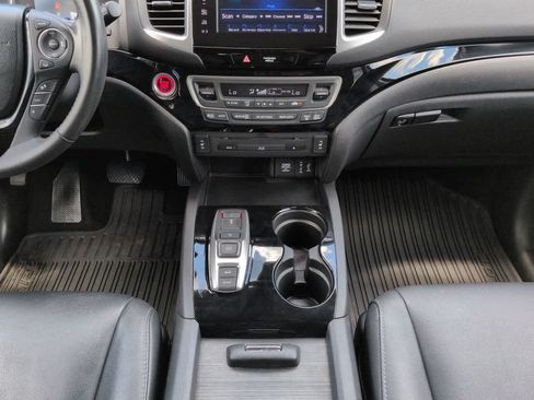 Used 2017 Honda Pilot Touring image 19