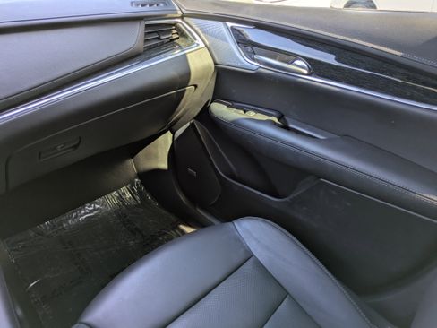 Used 2020 Cadillac XT5 Premium Luxury image 12