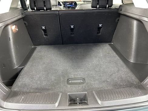 Used 2025 Chevrolet Trax LT FWD image 18