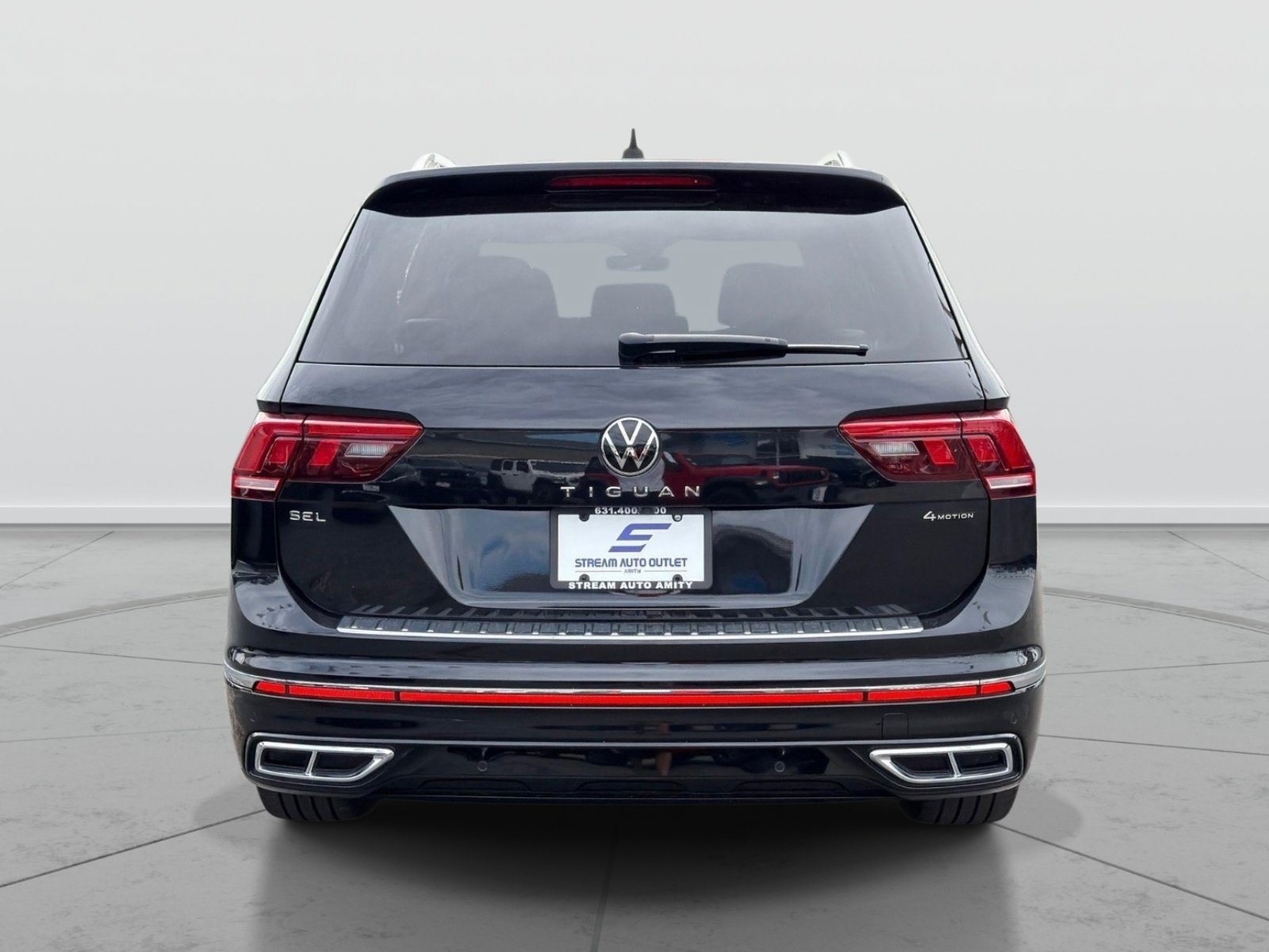 Used 2024 Volkswagen Tiguan SEL R-Line AWD/4WD image 7
