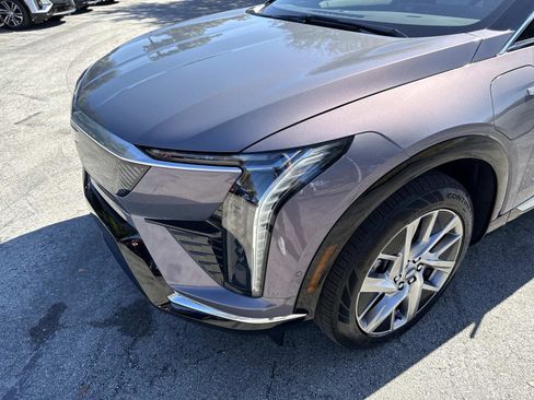 New 2026 Cadillac Optiq Luxury 1 image 10
