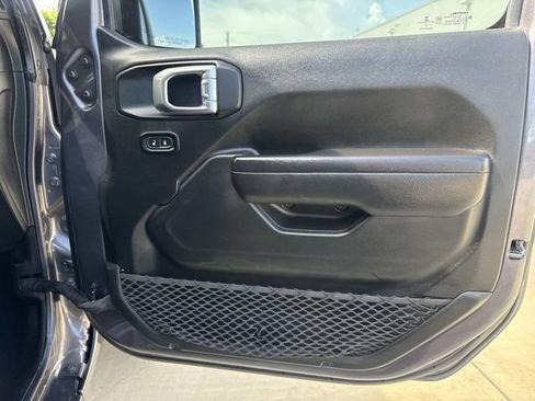 Used 2022 Jeep Gladiator Sport AWD/4WD image 13