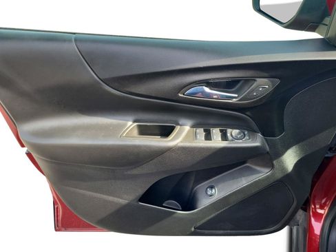 Used 2024 Chevrolet Equinox LT image 9