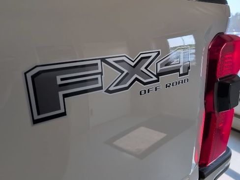 New 2026 Ford F250 XLT w/ XLT Premium Package AWD/4WD image 9