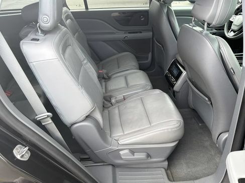 Used 2020 Lincoln Aviator Reserve w/ Elements Package Plus RWD image 15