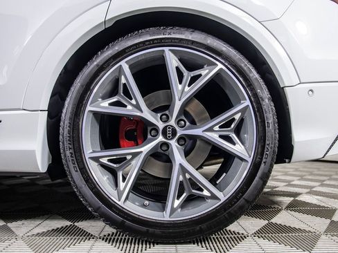 Used 2023 Audi SQ8 Prestige AWD/4WD image 10