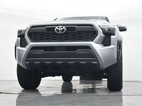 Used 2024 Toyota Tacoma TRD Off-Road AWD/4WD image 32