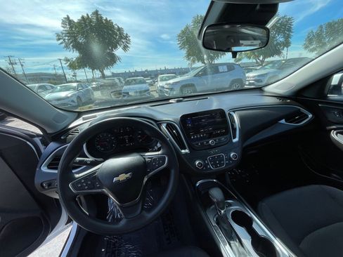 Used 2024 Chevrolet Malibu LT image 36