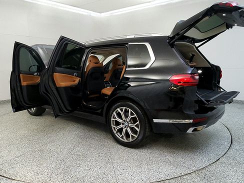 Used 2022 BMW X7 xDrive40i w/ Executive Package AWD/4WD image 11