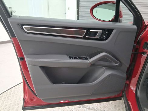 Certified 2023 Porsche Cayenne Coupe image 22