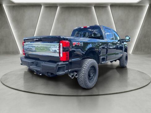 Used 2023 Ford F250 Platinum w/ FX4 Off-Road Package AWD/4WD image 7