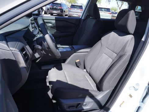 Used 2026 Nissan Rogue SV FWD image 13