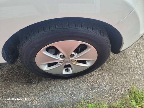 Used 2015 Kia Soul Base 4dr Crossover 6A image 19