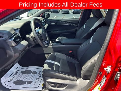 Used 2025 Toyota Camry SE FWD image 2