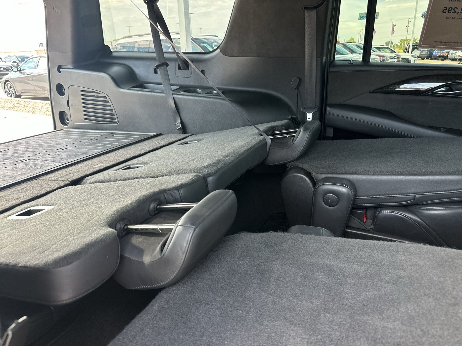 Used 2019 Cadillac Escalade ESV Platinum AWD/4WD image 38