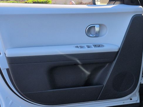 Used 2024 Hyundai Ioniq 5 SEL image 14