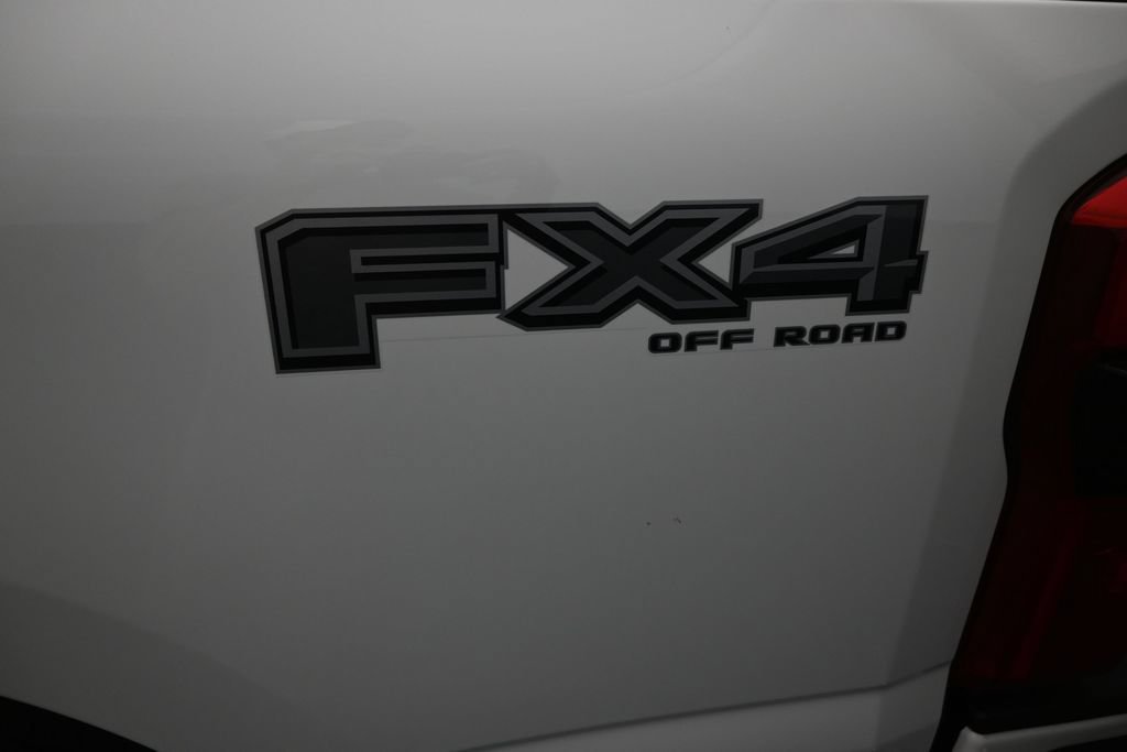Used 2025 Ford F250 Lariat w/ Black Appearance Package AWD/4WD image 23