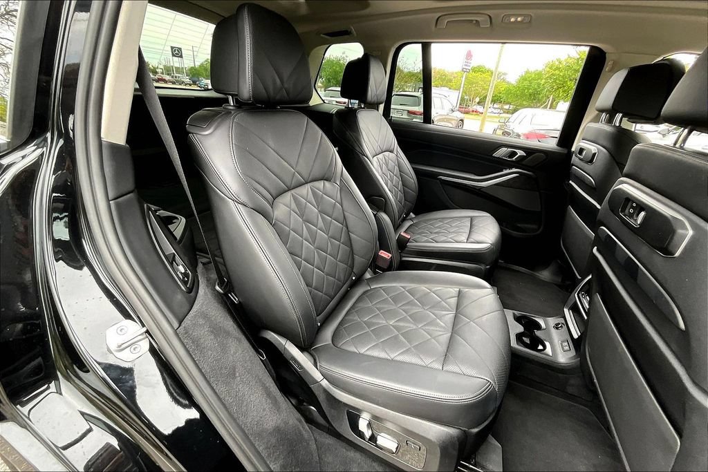 Used 2023 BMW X7 xDrive40i w/ Premium Package AWD/4WD image 22