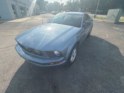 Used 2007 Ford Mustang Premium RWD image 3