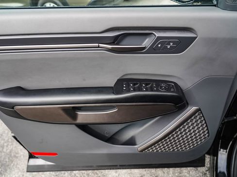 Used 2024 Kia EV9 Wind image 21