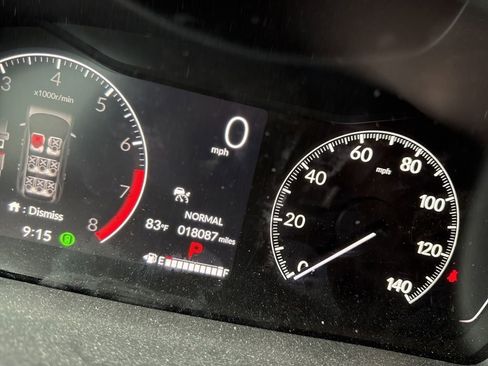 Used 2025 Honda Pilot EX-L image 12