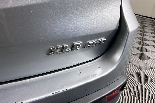 Used 2017 Toyota Highlander XLE AWD/4WD image 22