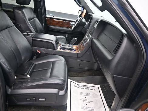 Used 2016 Lincoln Navigator Select image 8