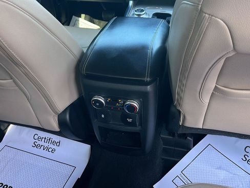 Used 2021 Ford Explorer Limited w/ Equipment Group 301A AWD/4WD image 31