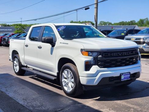 Used 2023 Chevrolet Silverado 1500 Custom AWD/4WD image 7