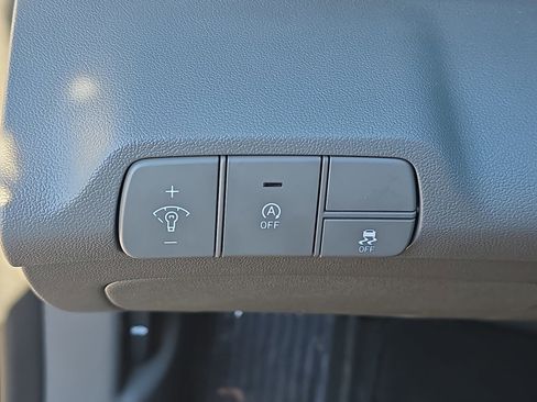 Used 2024 Hyundai Elantra SE image 31