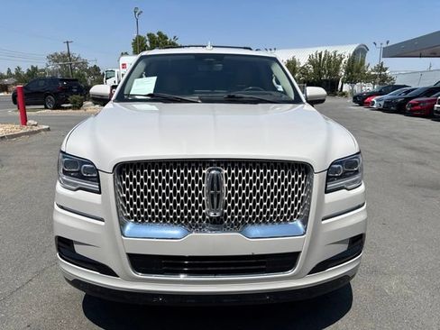 Used 2022 Lincoln Navigator Reserve AWD/4WD image 2