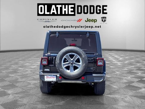 Certified 2022 Jeep Wrangler Unlimited Sahara w/ Cold Weather Group AWD/4WD image 27