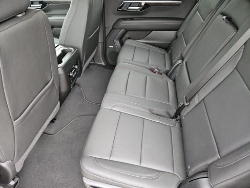 New 2026 Chevrolet Suburban LT w/ Comfort Package RWD image 19
