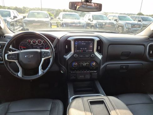 Used 2019 Chevrolet Silverado 1500 LT Trail Boss AWD/4WD image 31