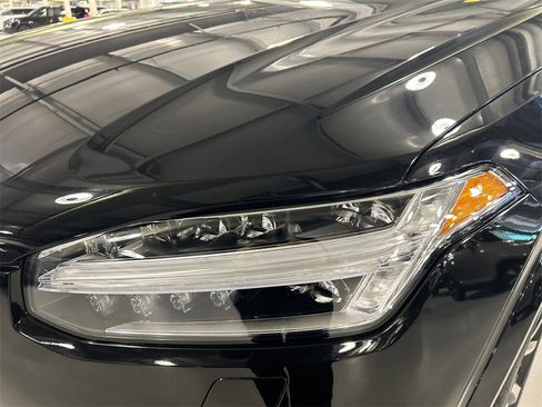 Certified 2024 Volvo XC90 B6 Plus w/ Protection Package Premier image 7