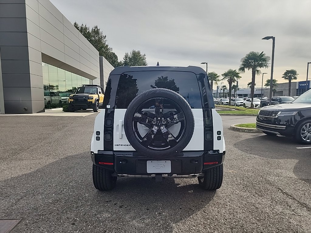 New 2026 Land Rover Defender 110 X-Dynamic SE AWD/4WD image 4