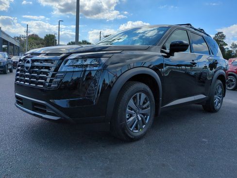 New 2026 Nissan Pathfinder SV image 8