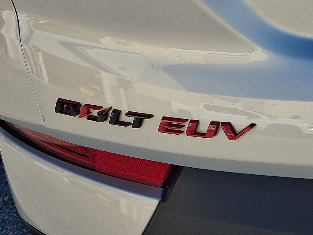 Used 2023 Chevrolet Bolt EUV Premier w/ Sun & Sound Package FWD image 32