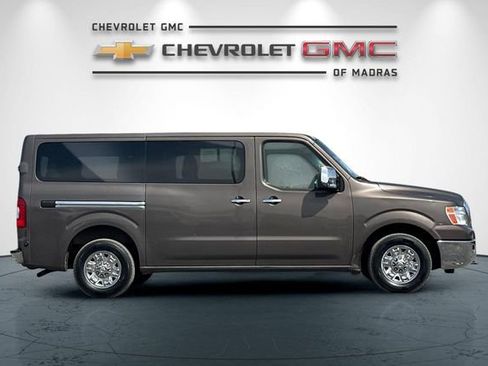 Used 2019 Nissan NV 3500 SL RWD image 2
