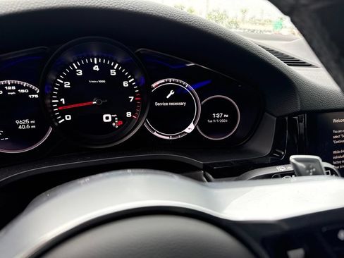 Certified 2023 Porsche Cayenne Platinum Edition AWD/4WD image 3