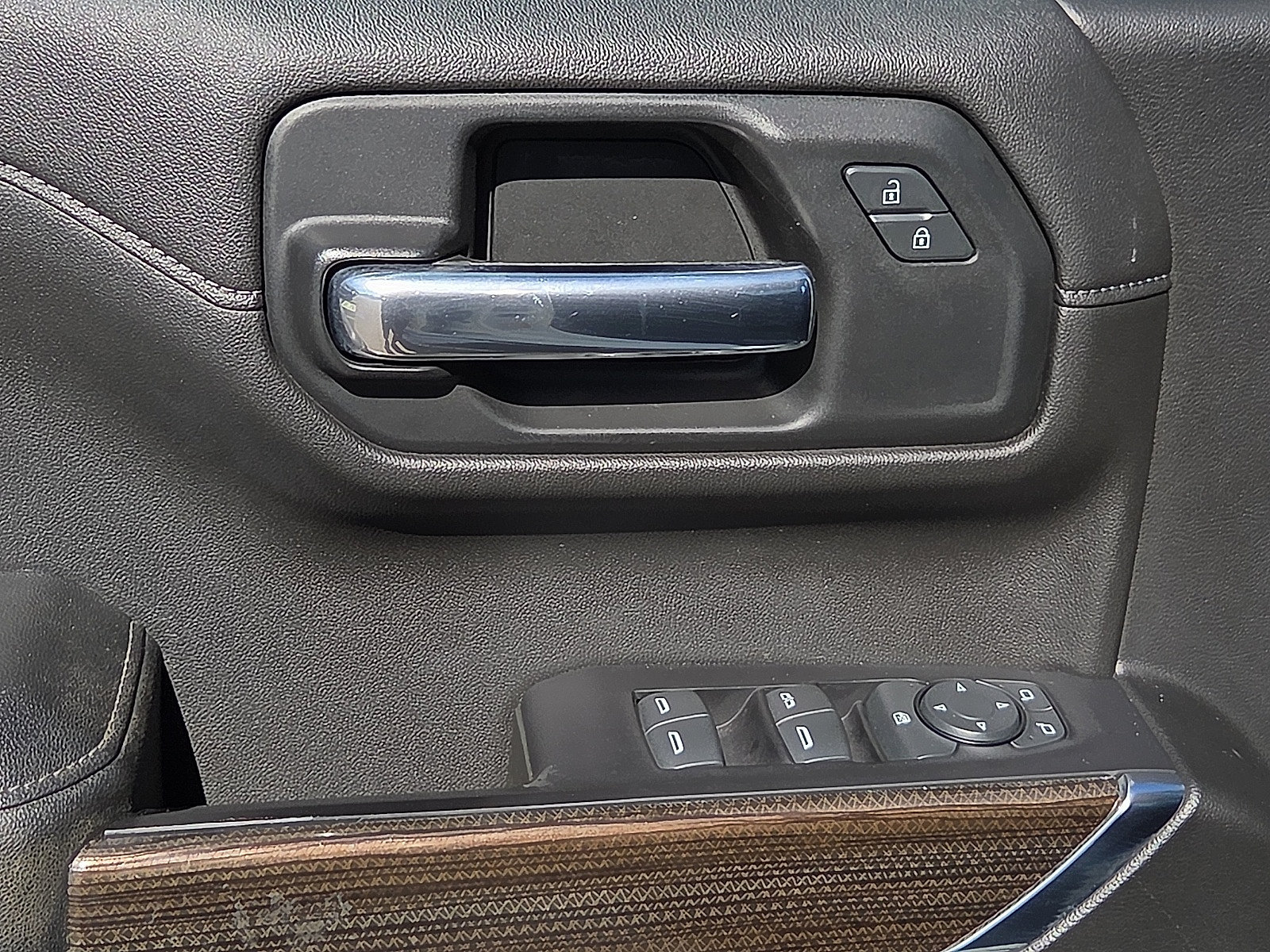 Used 2019 Chevrolet Silverado 1500 LT w/ All-Star Edition AWD/4WD image 13