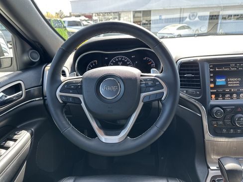 Used 2017 Jeep Grand Cherokee Limited image 18